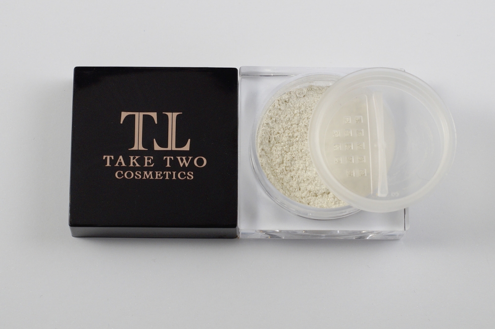 TAKE TWO COSMETICS LOOSE HIGHLIGHTER PUDER ROZŚWEITLAJĄCY