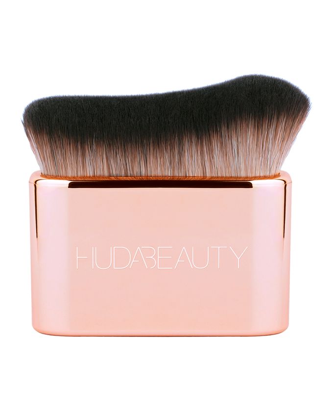 HUDA BEAUTY N.Y.M.P.H BODY BLUR & GLOW BRUSH PĘDZEL DO ROZŚWIETLACZA