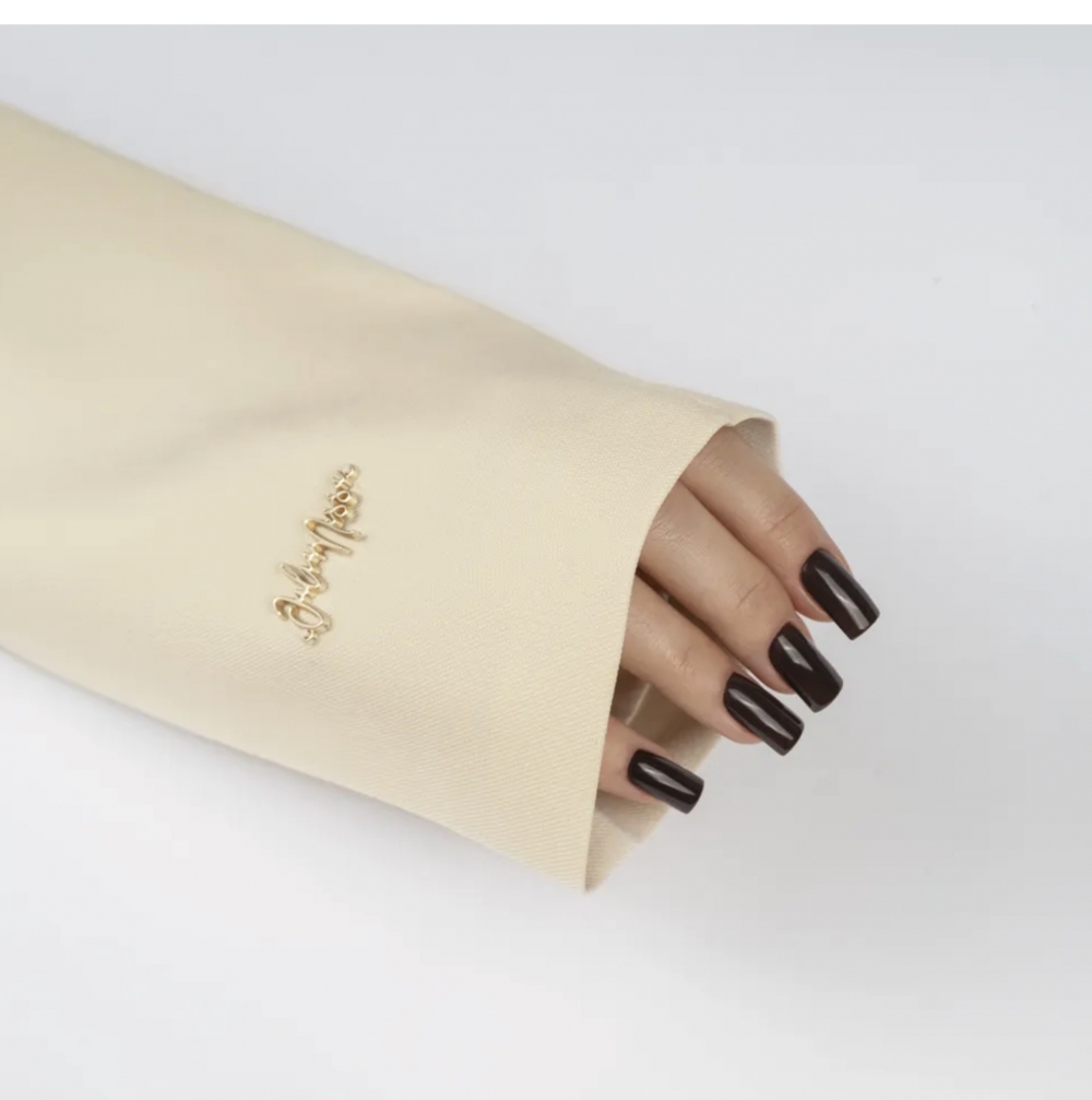 JULIA NESSA RĘKAW DO ZDJĘĆ MARYNARKA WANILIOWA