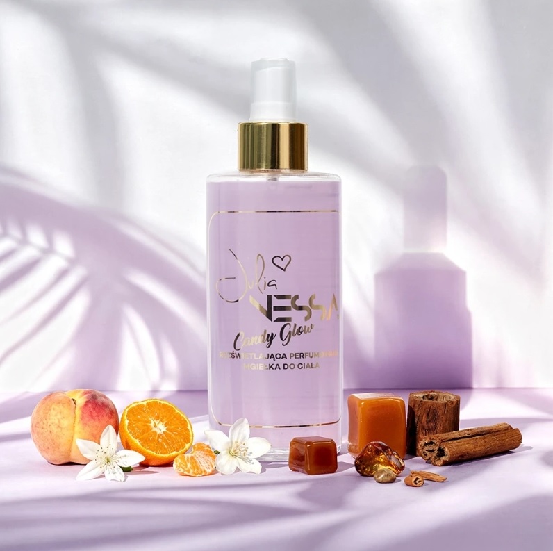 JULIA NESSA ROZŚWIETLAJĄCA PERFUMOWANA MGIEŁKA CANDY GLOW 250 ML