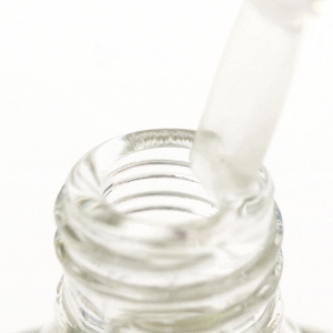 OCHO NAILS Oliwka do paznokci peach 131 -5 ml (147519)