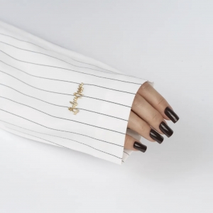 JULIA NESSA RĘKAW DO ZDJĘĆ MARYNARKA BIAŁE PASKI