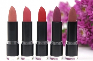 CATRICE ULTIMATE COLOUR - LIP COLOUR POMADKA DO UST