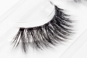 LILLY LASHES HUMAN HAIR LASHES RZĘSY NA PASKU DELARA